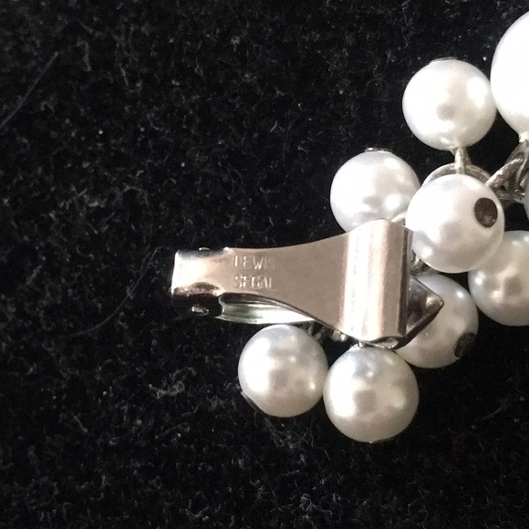 Vintage Lewis Segal faux pearl clipon earrings - Picture 3 of 3